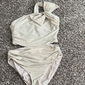 Elegant Cream One-Shoulder Swimsuit